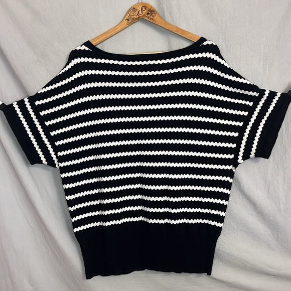 Worthington Black and White Wavy/Squiggly Stripe Batwing Sweater in 2X - Picture 5 of 11